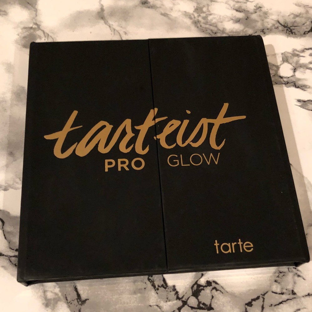 Brand new - contour color swatched 1x